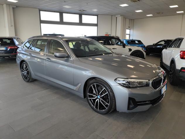 BMW Serie 5 520d 48V Touring Pelle Navi Fari LED Cerchi 19” - Foto 2