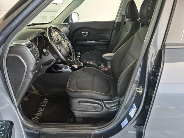 Kia Soul 1.6 CRDI YOUR 136CV LED C.17 CLIMA AUTO BLUETOOTH CRUISE CONTROL VETRI PRIVACY - Foto 9