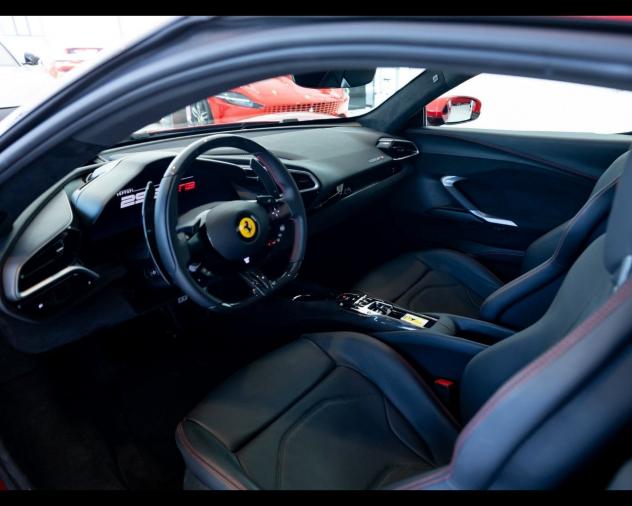 Ferrari 296 GTB 3.0 Hybrid DCT - Foto 5