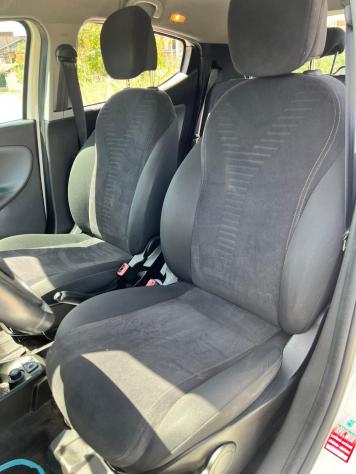 Lancia Ypsilon 1.3MLJT PLATINO NUOVA 2014 - Foto 8