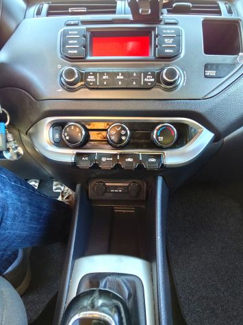 Kia Rio 1.1 CRDi Active 2014 - Foto 10