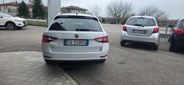 Skoda Superb 1.6 TDI DSG Wagon Ambition - Foto 9