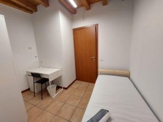 STANZA SINGOLA N. 5 IN APPARTAMENTO CONDIVISO sotto CITTA’ ALTA