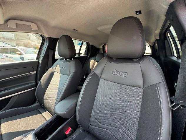 Jeep Avenger 1.2 turbo e-hybrid mhev Summit fwd 110cv edct6 - Foto 6