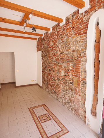 Locale comm.le/Fondo in vendita a Pietrasanta 20 mq Rif: 1445334