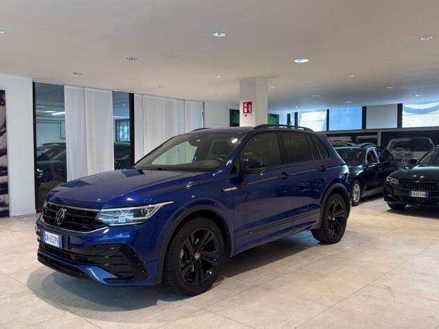 Volkswagen Tiguan 2.0 TDI 150cv SCR R-Line DSG IQ-Light Navi 19”