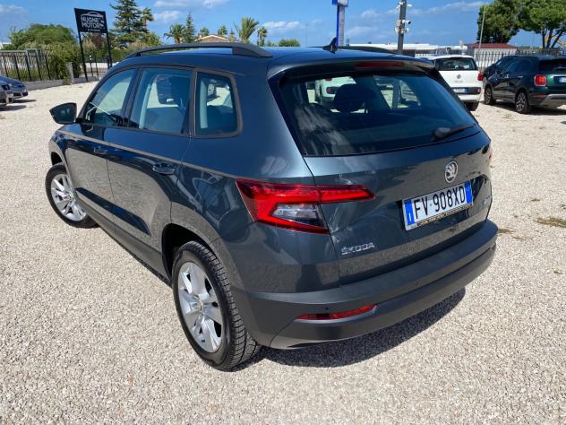 Skoda Karoq 1.6 TDI SCR DSG Ambition IVA ESPOSTA UNICO PROPIETARIO TAGLIANDI UFFICIALI SKODA - Foto 5