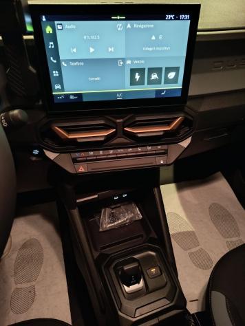 Dacia Duster 1.8 Hybrid 155cv Extreme PRONTA CONSEGNA SENZA VINCOLO DI FINANZIAMENTO COMPRESO PASSAGGIO - Foto 8