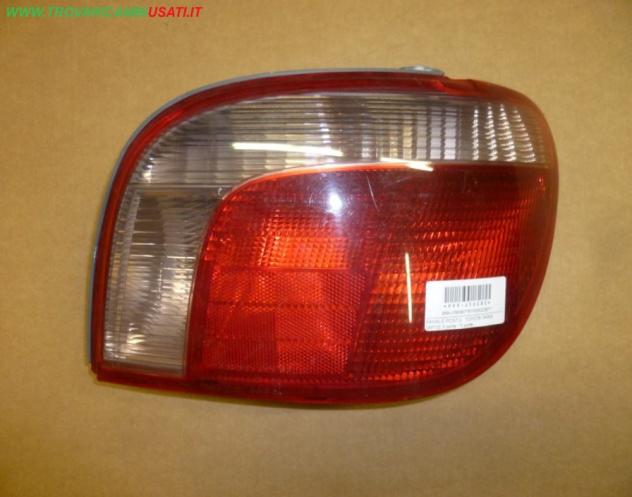FANALE POST.D. TOYOTA YARIS (XP10) 3 porte / 5 porte  Parti elettriche  Fanaleria  Fanali  Fanale post. sx. TOYOTA - YARIS - 01-03-2003 - 01-12-2005