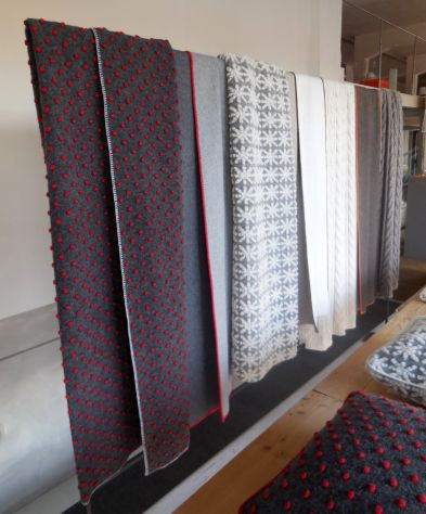 caldo PLAID,coperta con cuscino abbinato design,idea regalo B&B maxalto,flexform - Foto 6