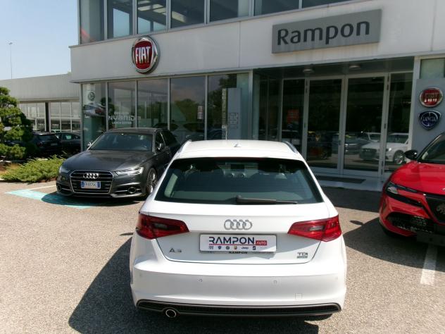 Audi A3 1.6 TDI Sportback S-LINE - Foto 5