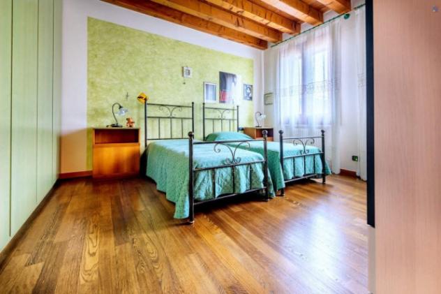 Villa di 605 m² con più di 5 locali e box auto doppio in vendita a Montebello Vicentino - Foto 14