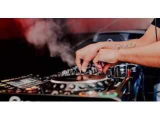 DJ/TECNICO SILENT DISCO EVENTI MUSICALI FESTE IN SPIAGGIA ECC.