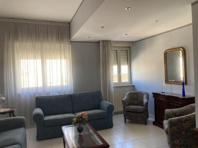 Zona di prestigio appartamento signorile,panoramico,ben arrdato. - Foto 16