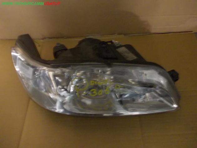 PROIETTORE D.(parab.doppia,8210-) VETRO LISCIO PEUGEOT 306 (N5) 3p / 5p / 4p / SW Parti elettriche Fanaleria Proiettori Proiettore ant. PEUGEOT -