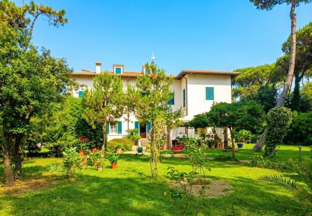 Villa in vendita a Ronchi - Massa 1000 mq Rif: 1453396