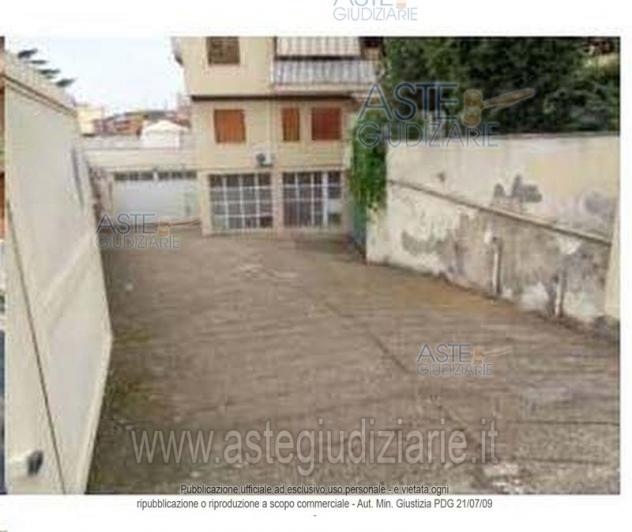 IMMOBILI-IMMOBILE COMMERCIALE-Via Torrenova, 151