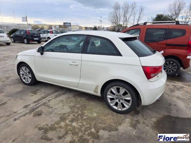 AUDI - A1 - 1.6 TDI F.AP. Attraction - Foto 6