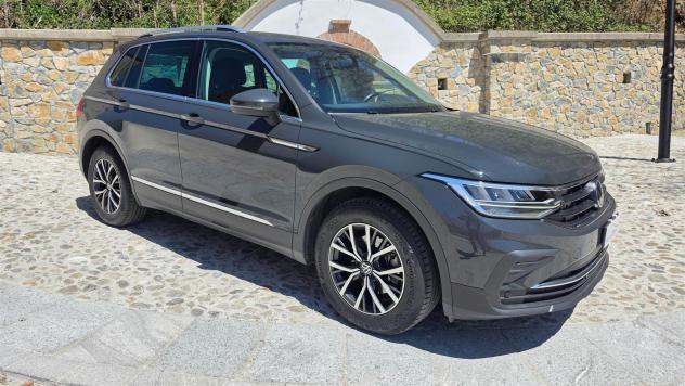 Volkswagen Tiguan 2.0 TDI 150 CV SCR DSG Elegance - Foto 6