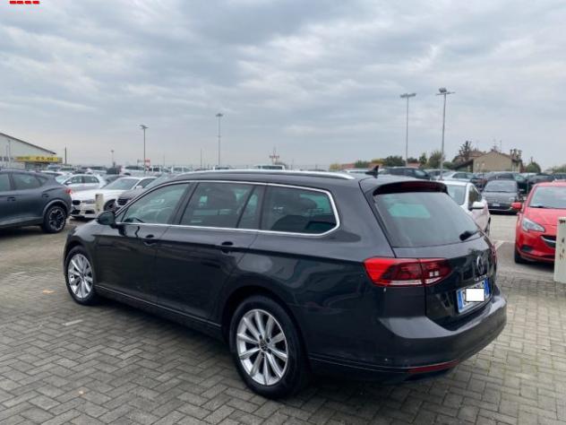 VOLKSWAGEN Passat Variant 2.0 TDI SCR EVO DSG Business rif. 23927010 - Foto 2