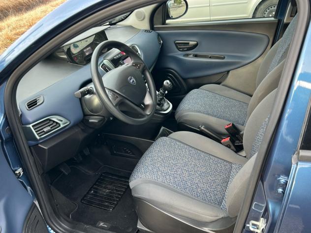 Lancia Ypsilon 1.0 FireFly 70cv Hybrid Platino - Foto 9