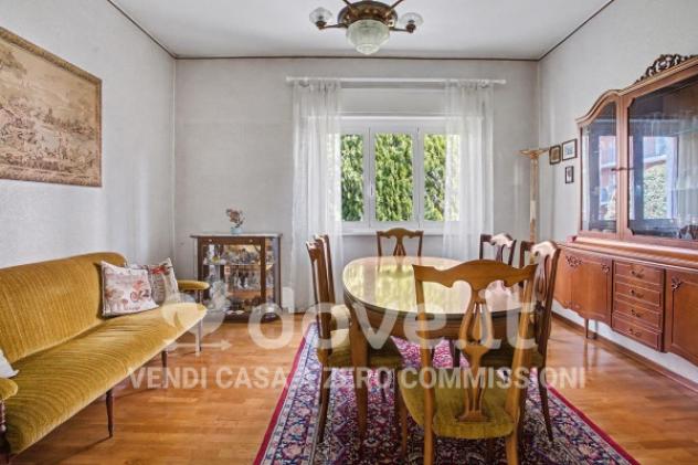 Villa di 222 m² con più di 5 locali e box auto in vendita a Laveno-Mombello - Foto 12