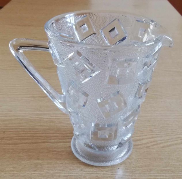 Brocca caraffa con design originale