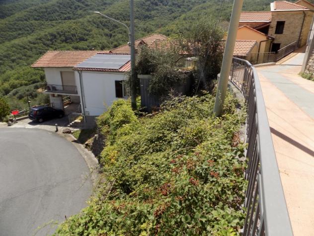 VENDESRI RUSTICO DA RISTRUTTURARE IN PAESE CON GIARDINO - Foto 3