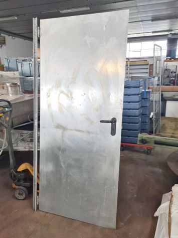porta zincata per garage usata