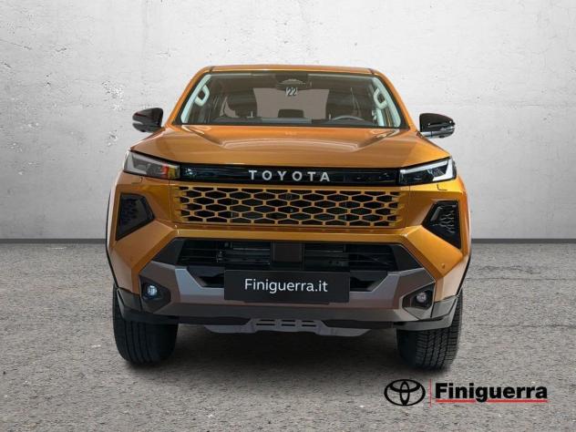 Toyota Hilux 2.8 DIESEL MILD HYBRID 48V 204 CV AUT INVINCIBLE - Foto 2