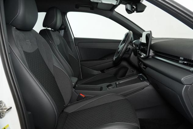 Volkswagen T-Roc 1.5 eTSI DSG R-Line 150CV - Foto 10