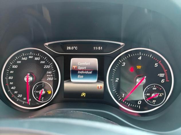 MERCEDES Classe A (W176) A 180 d Premium - Foto 9