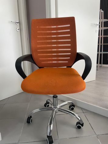 C06- SEDIA UFFICIO GIREVOLE ARANCIONE