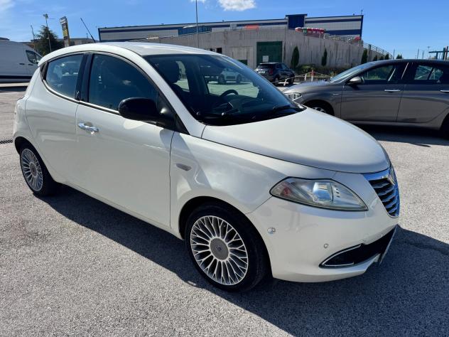 Lancia Ypsilon 0.9 TwinAir 85 CV 5 porte S&S Platinum - Foto 3