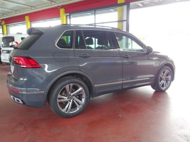 VOLKSWAGEN Tiguan 2.0 TDI 150 CV SCR DSG R-Line rif. 23992655 - Foto 4