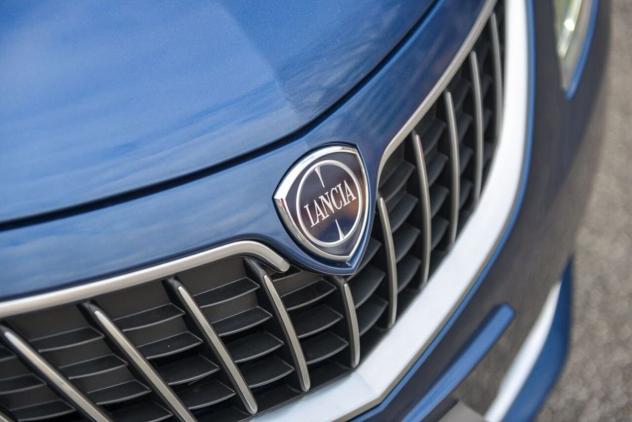 Lancia Ypsilon 1.0 FireFly 5 porte S&S Hybrid Silver - Foto 4