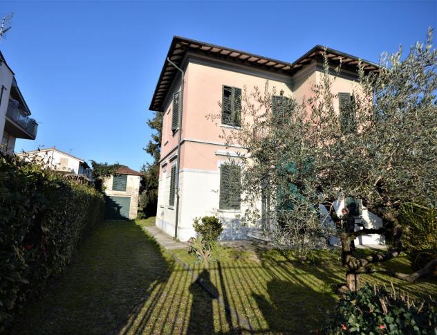 Villa in vendita a San Marco - Lucca 140 mq Rif: 1104202