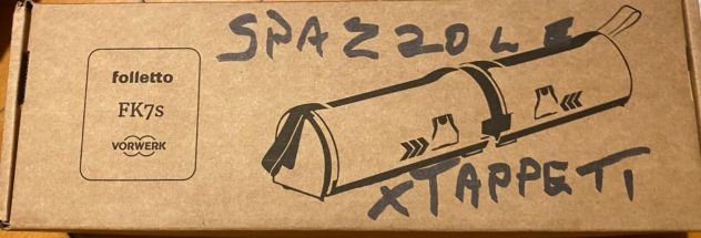 Kit FK7: 2 spazzole trattamento tappeti EB7 e 2 portaspazzole EB7.