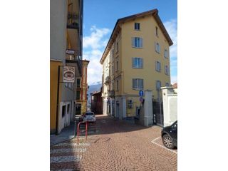 Trilocale in affitto a Luino