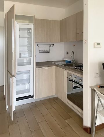 LAURENTINA MONOLOCALE CON POSTO AUTO CONDOMINIO INCLUSO