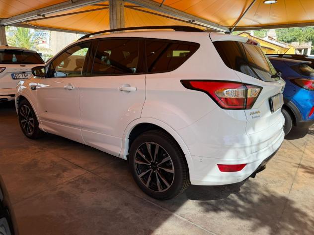 Ford Kuga 2.0 TDCi 150CV S&S AWD ST-Line - Foto 3