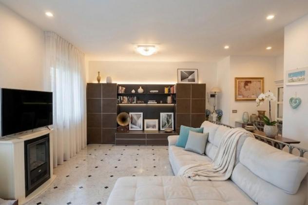 Appartamento in vendita a Marina di Carrara - Carrara 125 mq Rif: 1399636