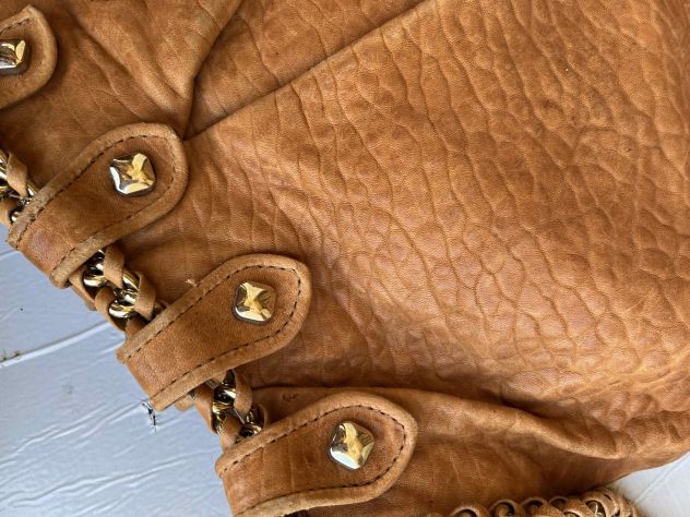 MCM borsa donna in pelle martellata brandy - Foto 9