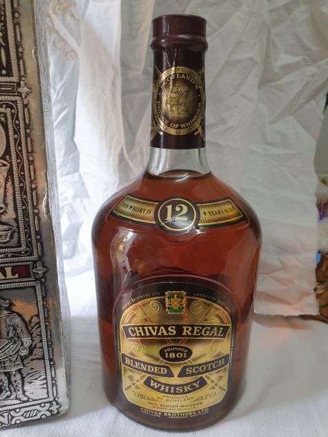 Bottiglia Chivas Regal Scotch Whisky 12 years vintage - Foto 3