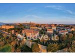 Rustico / Casale di 900 m² con più di 5 locali e box auto in vendita a Pienza