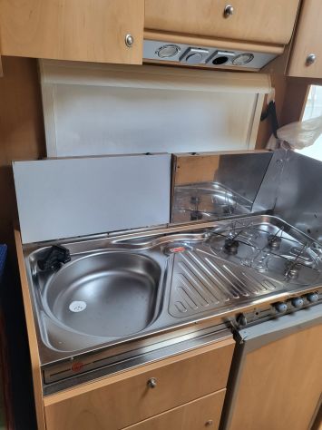 CARAVAN BURSTNER 390TK CON MOVER E VERANDA AFFARE - Foto 9