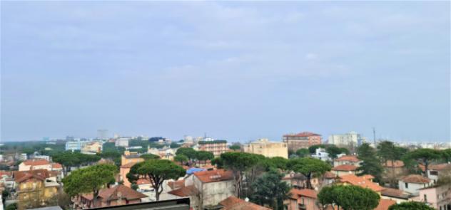 Appartamento di 110 m² con 5 locali e box auto in vendita a Cervia