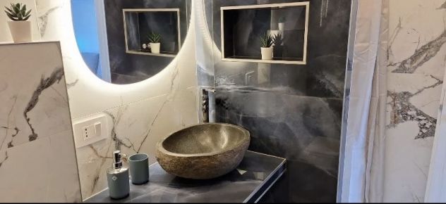 BATTISTINI MONOLOCALE ARREDATO CON AMPIO TERRAZZO - Foto 3