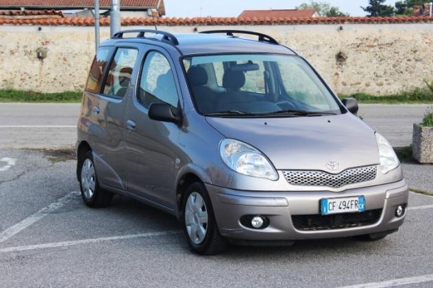 Toyota Yaris Verso 1.3i 16V cat Sol MULTISPAZIO BENZINA TUTTI I TAGLIANDI IN UFFICIALE UNICO UTILIZZATORE - Foto 4