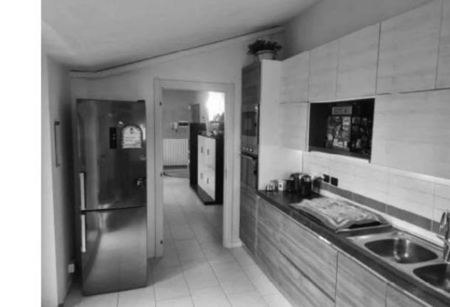 Immobile in asta di 124 m² con più di 5 locali e box auto in vendita a Busnago - Foto 5